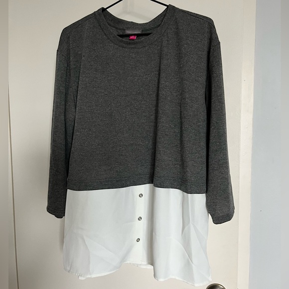 New Vince Camuto size M Womens sweater long sleeve layered blouse NWT gray white - Picture 1 of 3